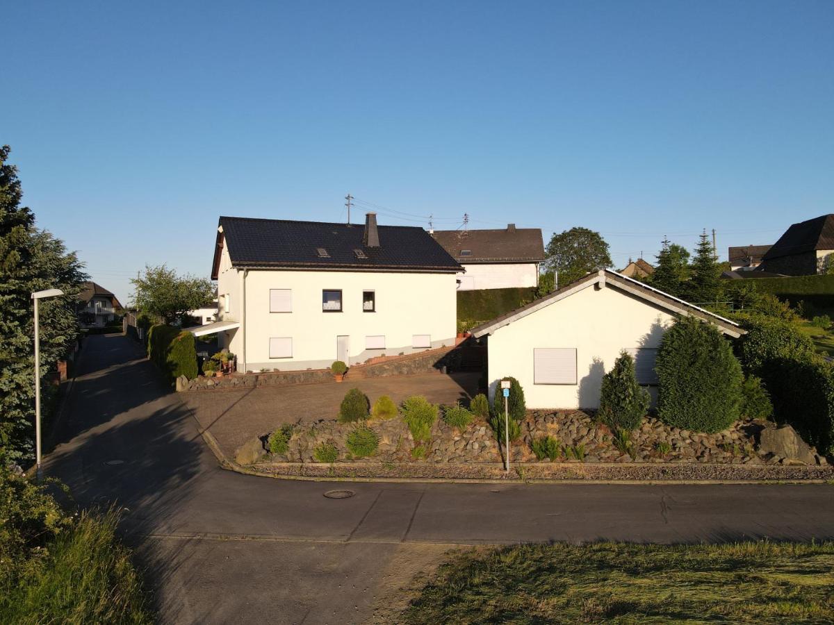 Ferienwohnung Zum Nuerburgring Munk Exterior photo